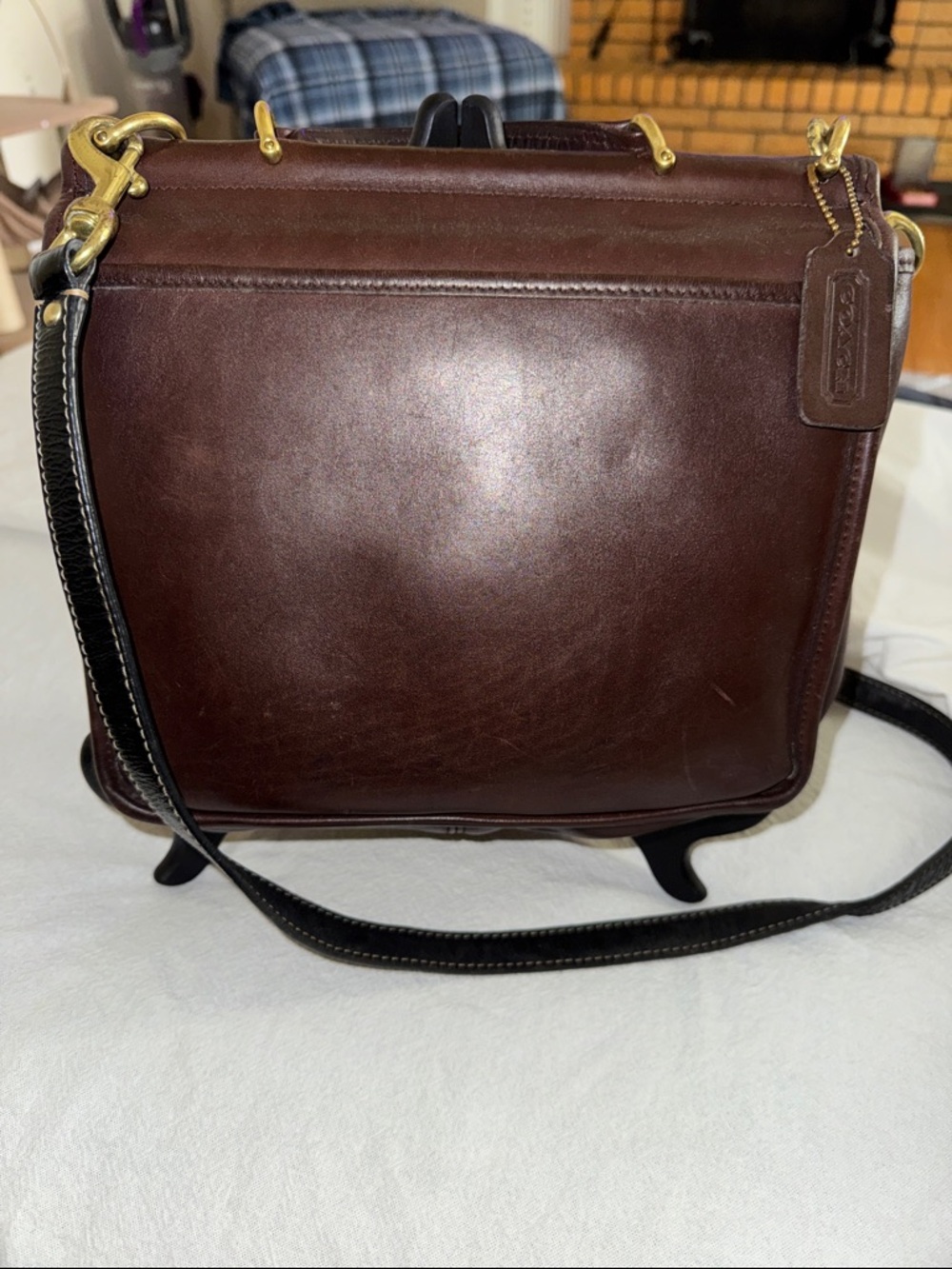 Vintage Coach Brown Leather Willis Messenger Bag with Gold Turn-Lock - Picture 3 of 10